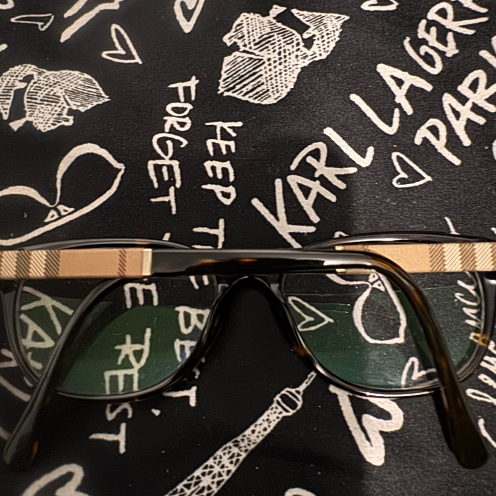 Burberry prescription glasses - Picture 2 of 5